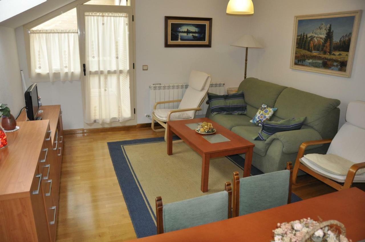 Alameda Del Tormes Apartment *